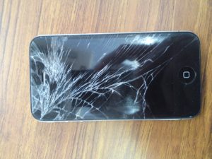 iphone4・・・かわいそうに